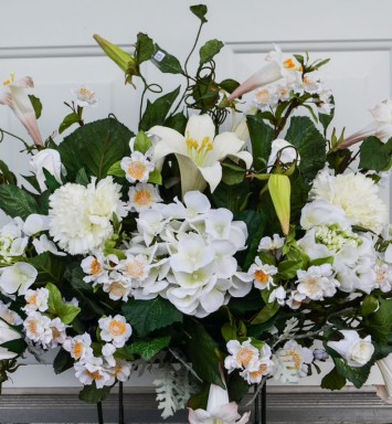 Arrangements floraux pour pierre tombale